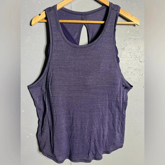 Lululemon Twist and Reach Tank in Heathered Aeon. Size 12 - Picture 3 of 11